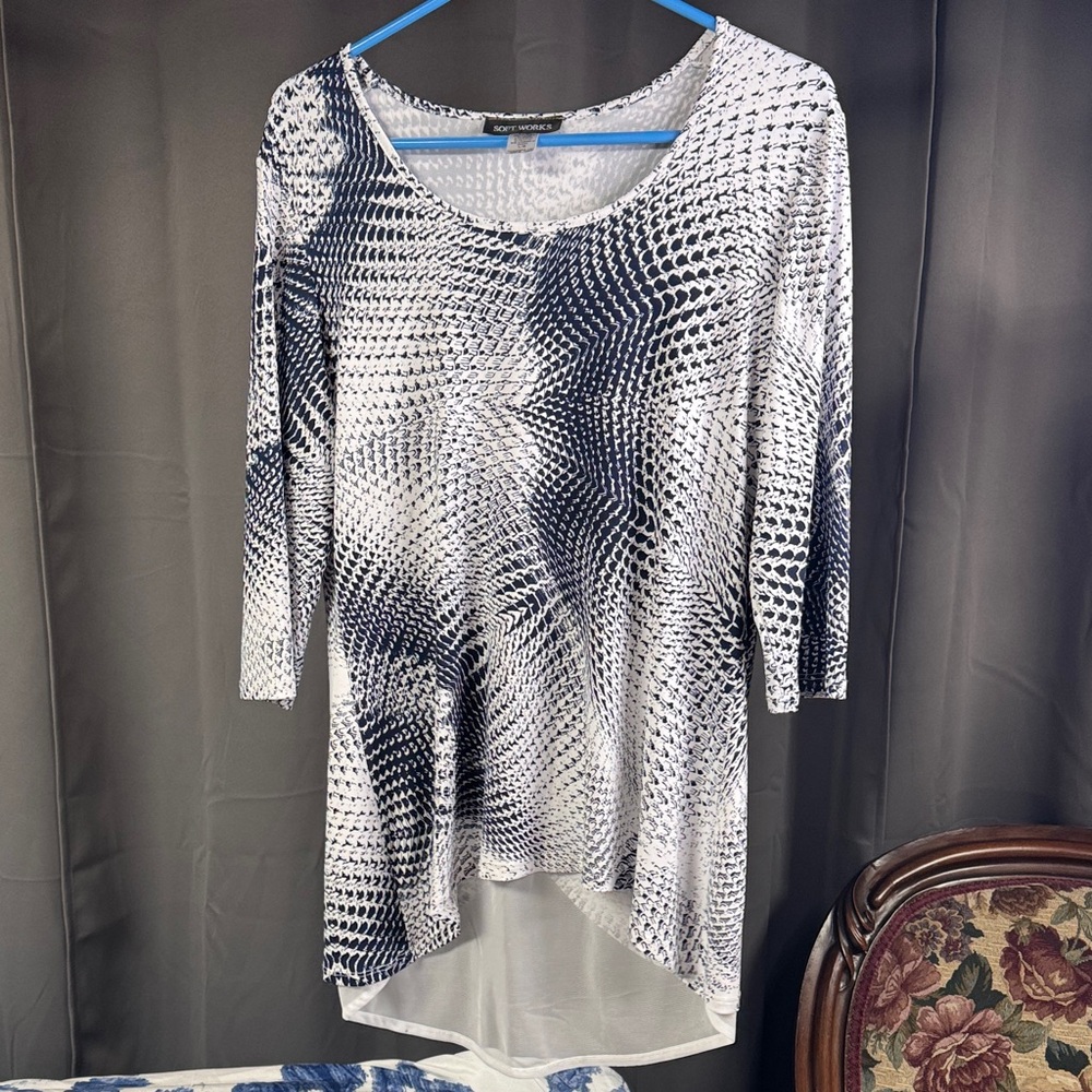 Navy and White Patterned Tunic Top